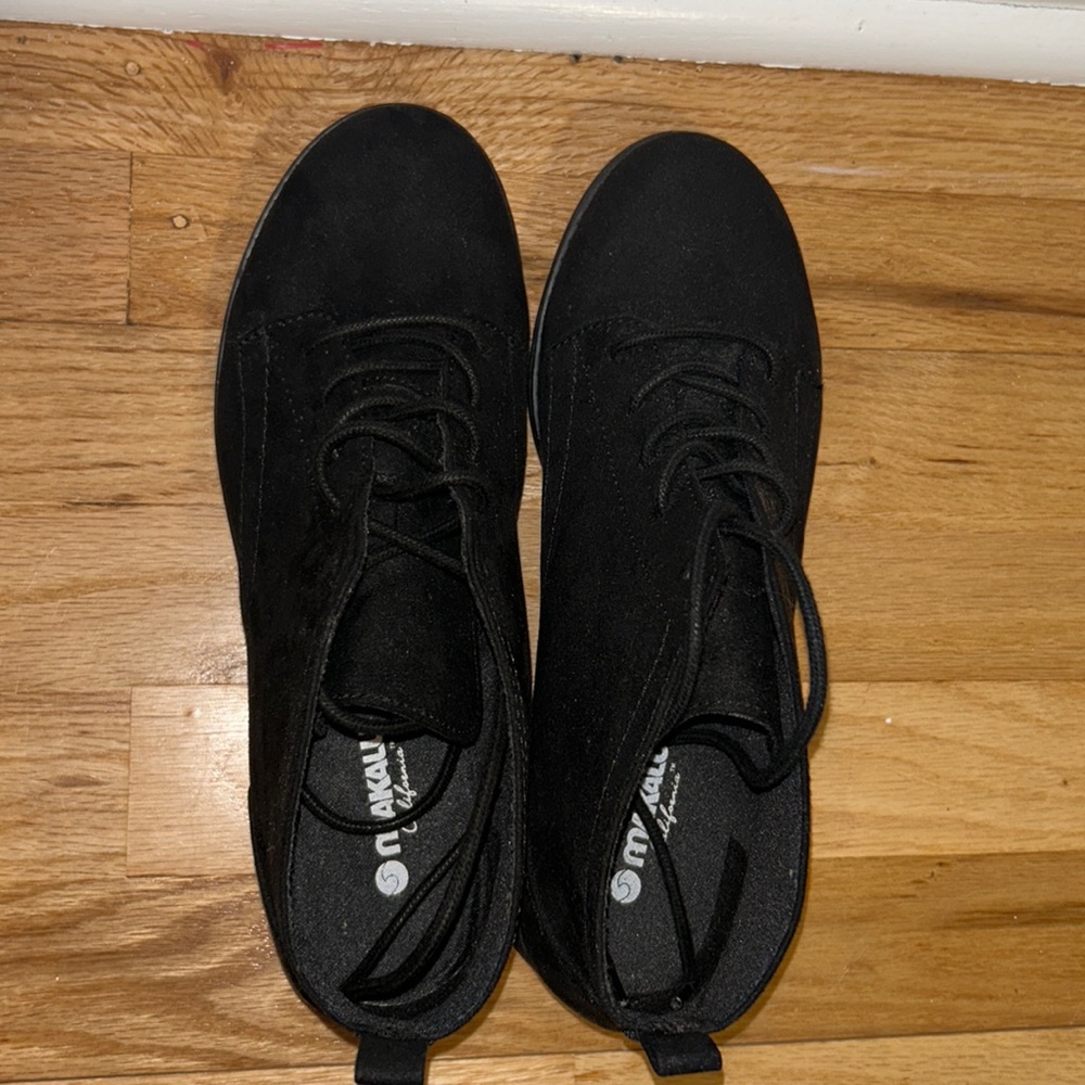 NWOT black ankle boots